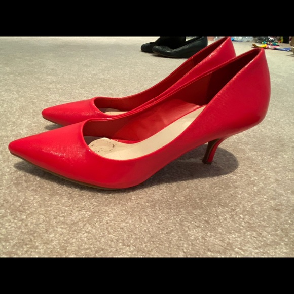 Red Heels - Picture 2 of 2